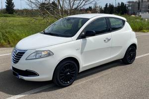 Lancia Ypsilon 1.2 69 CV Unyca