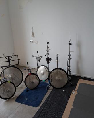 Batteria insonorizzata e piattaforma