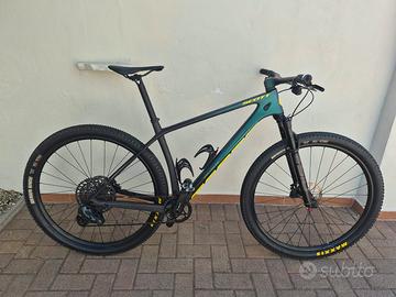 Scott RC praticamente nuovo, usato pochissimo.