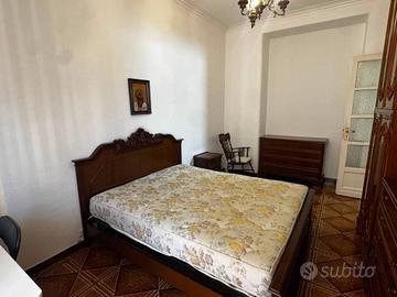Stanza in appartamento di 77 m² a Torino