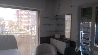 Stanza estetista arredata