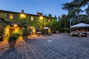 Rustico / Casale di 1470 m² con più di 5 locali e 