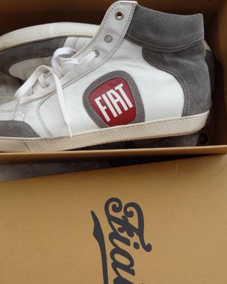 Scarpe  in pelle Fiat.