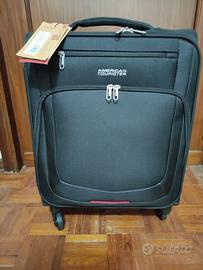 Trolley da cabina American Tourister, nuovo