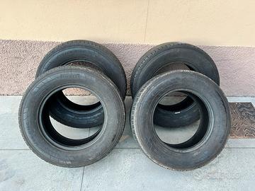 4 pneumatici pirelli 235/65 r 16