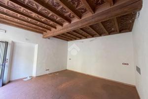 NEGOZIO A LONGIANO