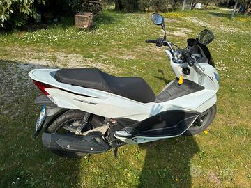 Scooter Honda PCX 125cc