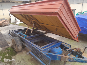 Rimorchio per vendemmia