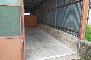 Garage magazzino tettoia