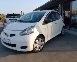 Toyota Aygo 1.0 Connect IN TUTTO