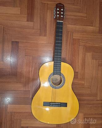 Chitarra classica corde in acciaio
