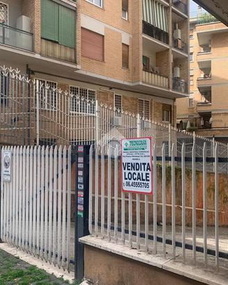NEGOZIO A ROMA