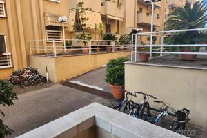 Via Bacone . 4 vani e accessori con Box di mq. 30