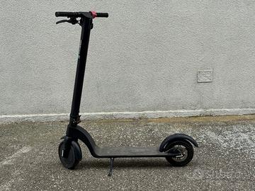 Monopattino elettrico E-SCOOTER X7