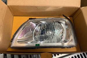 Faro Anteriore sx L200 MR439533