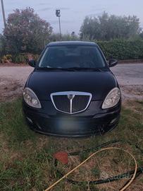 lancia ypsilon 2011