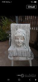 statue