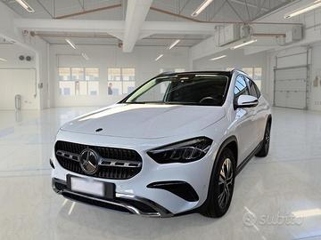 MERCEDES-BENZ GLA 180 D PROG ADVANCED CROSSOVER