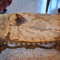 Antico tavolino da caffè