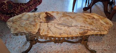 Antico tavolino da caffè