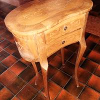 Comodino da soggiorno a fagiolo stile NeoClassico