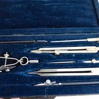 Set di strumenti da disegno vintage