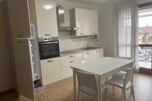 Bergamo Luminoso Trilocale arredato con pt auto