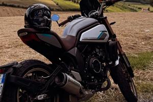 Clx 700 Heritage CF moto