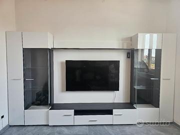 Parete attrezzata da soggiorno con vetrine e led