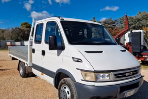 Iveco daily 35c12 doppia cabina 7 posti cassonato