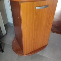 mobiletto porta-tv con rotelle. cucina camera sala
