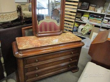 Gruppo comò e comodini in massello anni 70