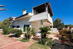 Interessante soluzione suddivisa in due unità