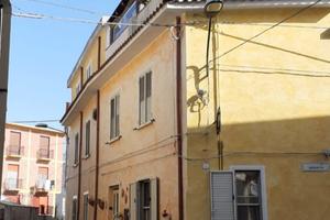 Casa indipendente a tre livelli