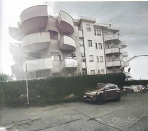 Immobile in asta di 170 m² con più di 5 locali a C