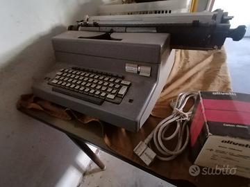 Macchina da scrivere Olivetti 