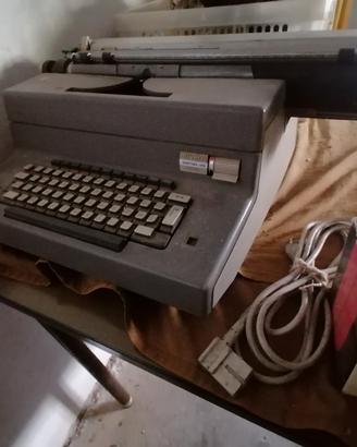 Macchina da scrivere Olivetti 