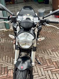 Monster 696 depotenziata a libretto