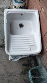 Pila in ceramica