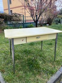Tavolo e sedie Vintage anni 50/60