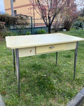 Tavolo e sedie Vintage anni 50/60
