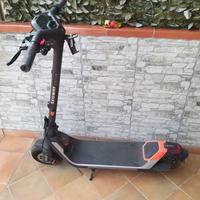 monopattino KickScooter Segway P65D