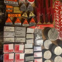 Varie targhette in alluminio