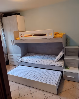 Cameretta pari a nuovo & trasporto 