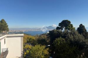 6 LOCALI A NAPOLI