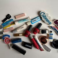 Più di 125 chiavette USB, molte brandizzate