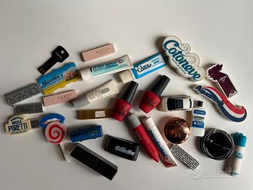 Più di 125 chiavette USB, molte brandizzate