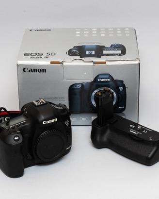 Canon EOS 5D Mark III con Battery Grip Originale
