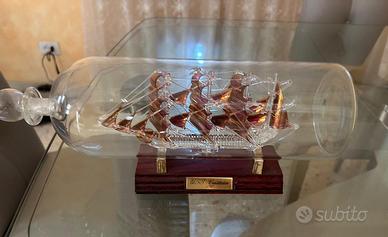 Veliero USS Constitution 1797 in vetro soffiato