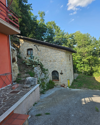 Deliziosa casetta in pietra